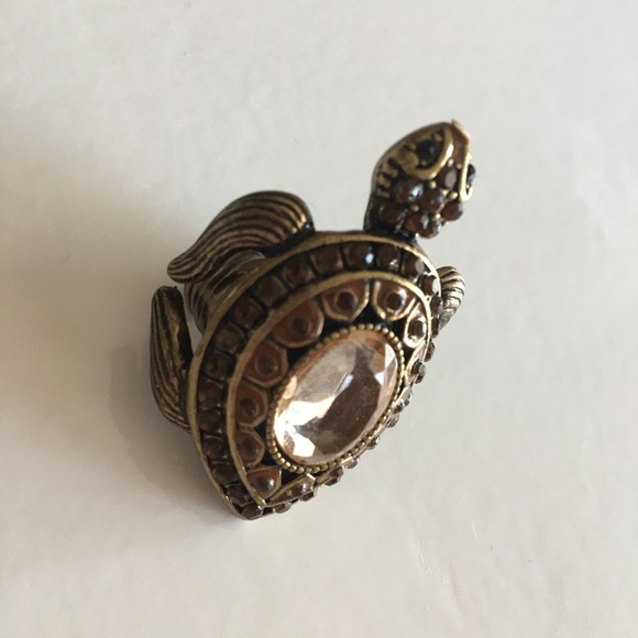 ⭐️ Stretchy bronze colored turtle ring with crystals - Picture 4 of 9